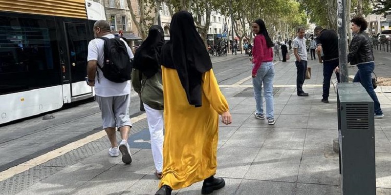 France - Abaya à l'école : Pour Borne, "il n'y aucune "stigmatisation"