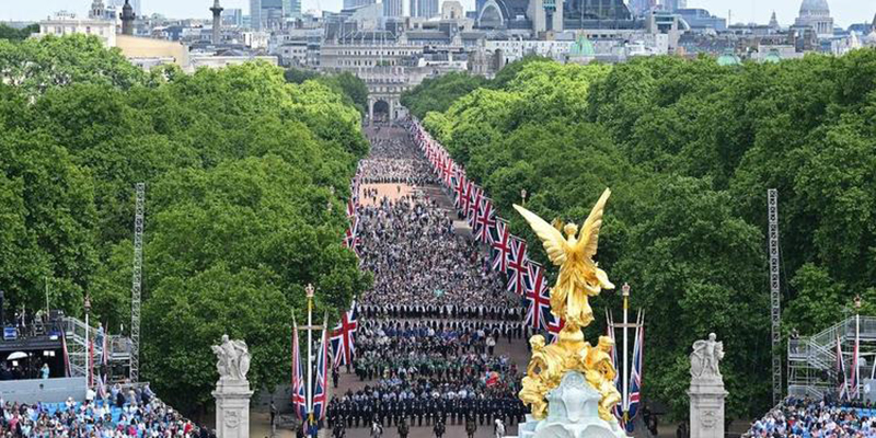 1ère parade d'anniversaire pour le Roi Charles III