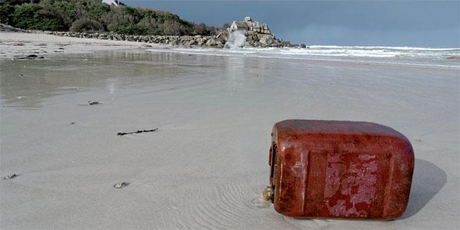 Îles Salomon: Il survit en mer grâce à un bidon d'essence