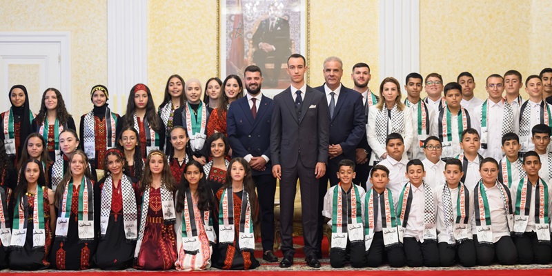 Le Prince Héritier Moulay El Hassan reçoit les enfants maqdessis