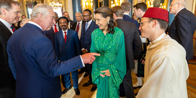 Lalla Meryem prend part à une réception à l'occasion du couronnement de Charles III