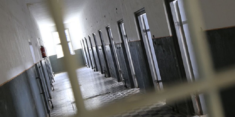 Prisons : deux détenus pour terrorisme se suicident