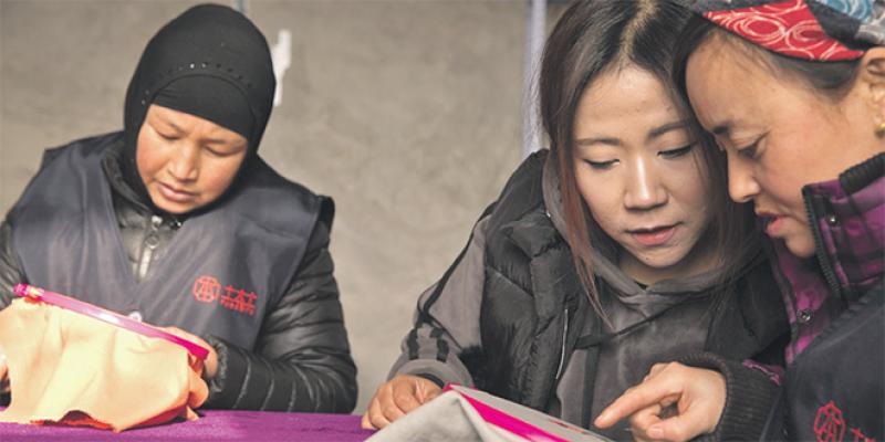 Chine: La broderie pour changer le destin des femmes