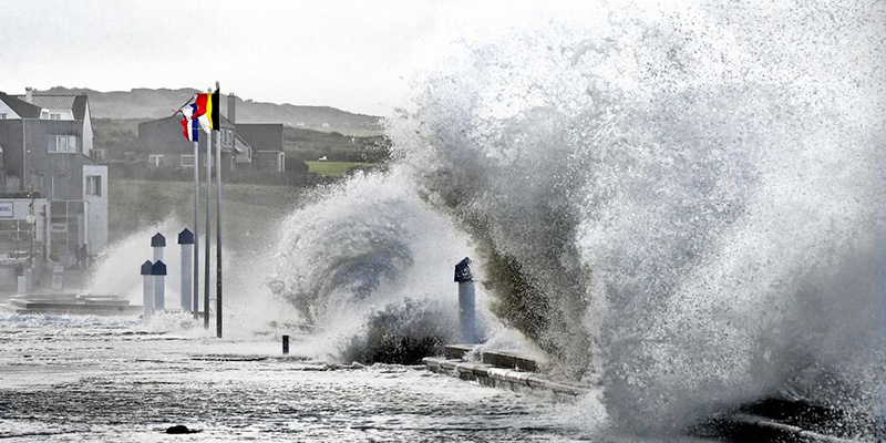 Tempête en France: un mort et 1,2 million de foyers privés d’électricité